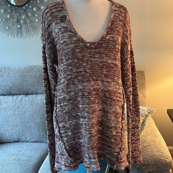 Michael Stars Burgundy/white split back sweater - Picture 4 of 10